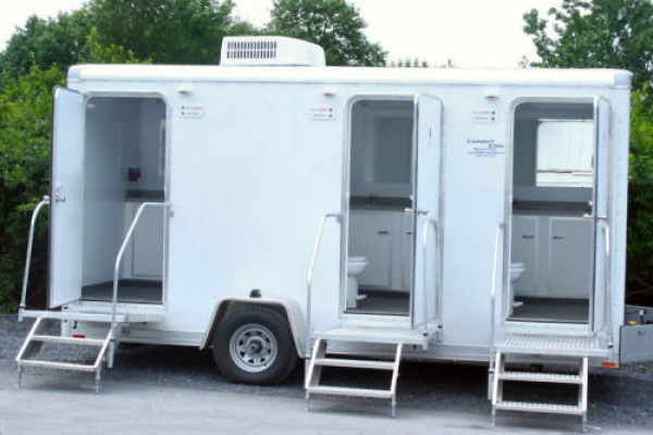 restroom trailer rental