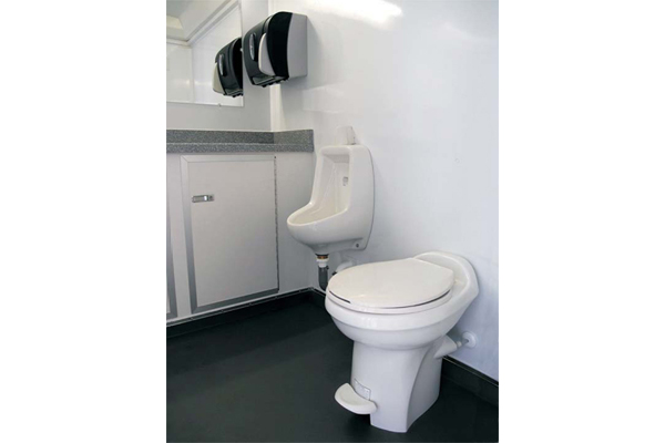 restroom trailer rental